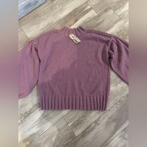 Gorgeous lilac sweater size medium